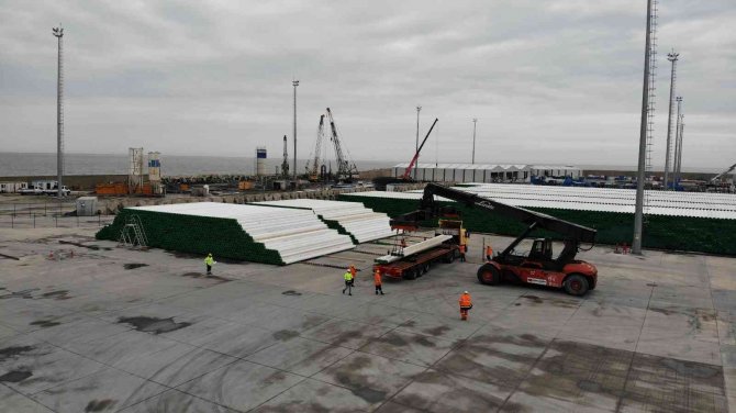 Karadeniz Gazı İçin Borular Döşenmeye Başlandı