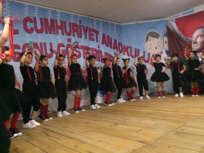 Kars’ta Anaokulu Öğrencilerinden Gösteri