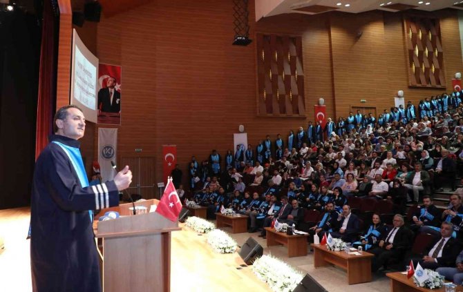 Kayü Uygulamalı Bilimler Fakültesi İ̇lk Mezunlarını Verdi
