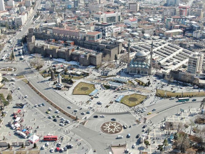 Medeniyetlere Ev Sahipliği Yapan Meydan