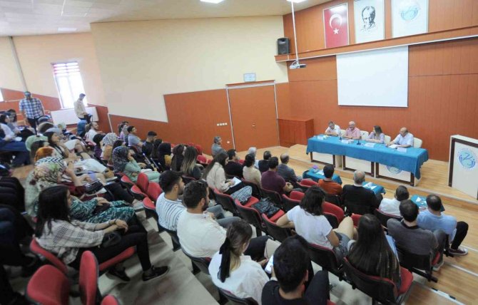 Kilis’te ’’Şiir Ve Edebiyat" Söyleşisi