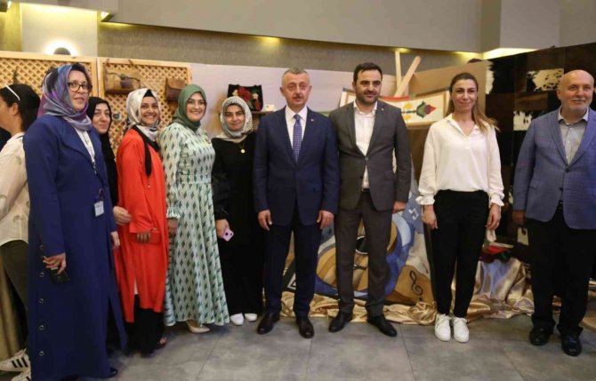 El Emeği Göz Nuru Ürünlerini Sergilediler