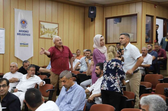 Akdeniz Belediye Meclisi’nde ’İ̇stiklal Marşı’ Ve ’Öcalan’ Gerginliği