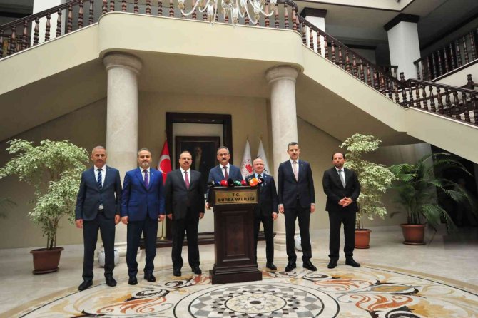 Bursa’da Okulda Dansöz Olayının Ardından Flaş Gelişmeyi Bakan Özer Duyurdu