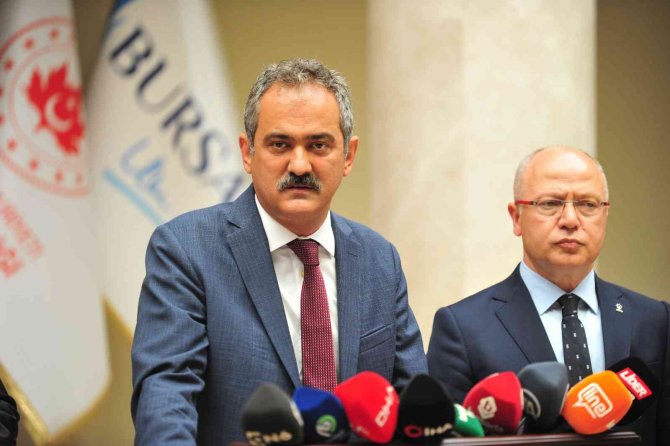 Bursa’da Okulda Dansöz Olayının Ardından Flaş Gelişmeyi Bakan Özer Duyurdu