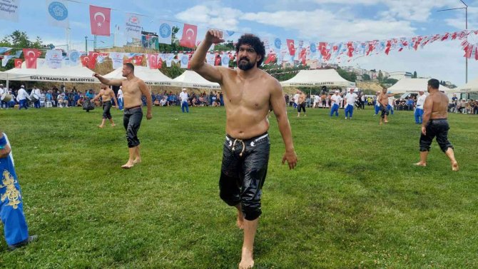 Yağlı Güreşlerde Başpehlivanların Mücadelesi Başladı
