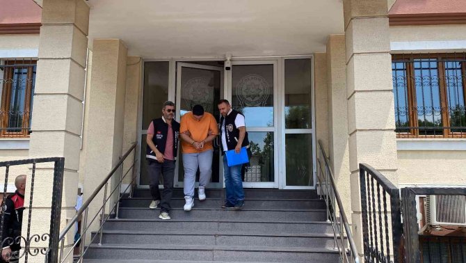 Baba Katili Genç Adliyeye Sevk Edildi