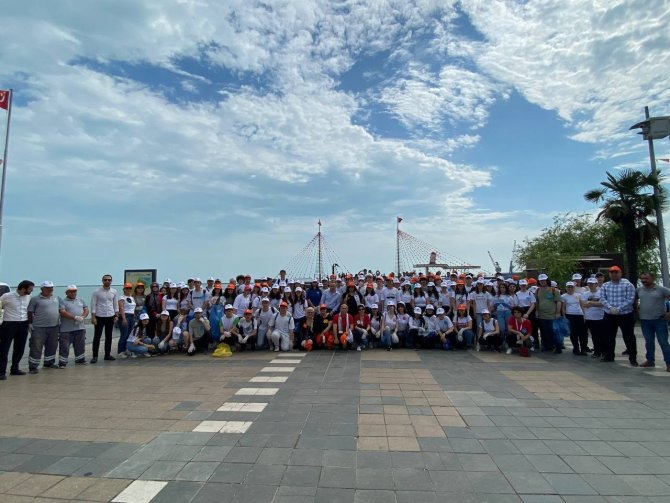 Öğrenciler Sahil Temizliği Yaptı