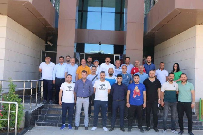 Siirt Gençlik Ve Spor Müdürü Kısacık, Spor Branşları İl Temsilcileriyle Bir Araya Geldi