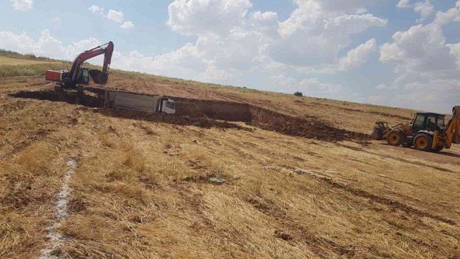 Siirt’te Toki̇ Konutlarının Temel Kazısı Başladı