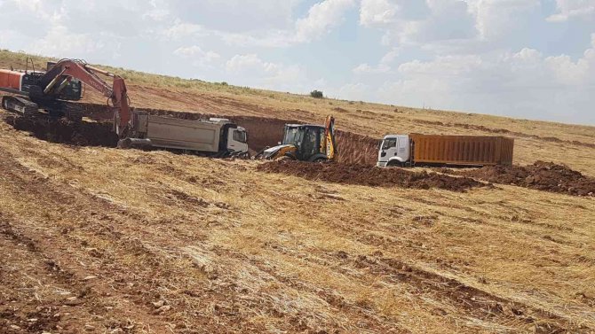 Siirt’te Toki̇ Konutlarının Temel Kazısı Başladı