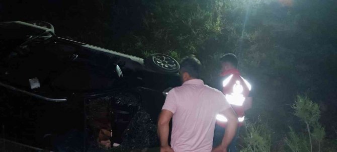 Siirt’te Otomobil Şarampole Yuvarlandı: 2’si Çocuk 7 Yaralı