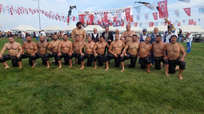 Yağlı Güreşlerde Başpehlivanların Mücadelesi Başladı