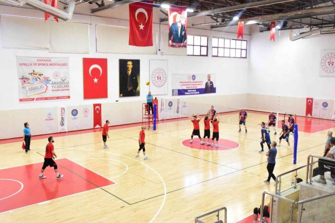 Karabük’te Türkiye İ̇şitme Engelliler Voleybol Erkekler 1.ligi’ne Yükselme Maçları Başladı