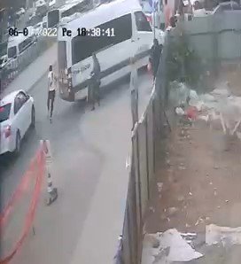 Tuzla’da Tartıştığı Kişiyi Sırtından Bıçaklayıp Kovaladı