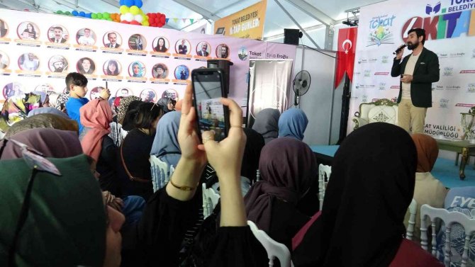 Tuncer, Tokat Belediyesi Kitap Fuarında Hayranları İle Buluştu
