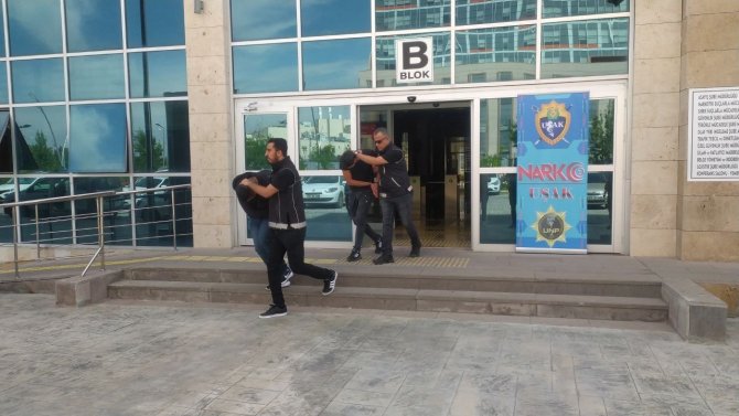 Uşak’ta 200 Bin Liralık Uyuşturucuyla Yakalanan Şüpheli Tutuklandı