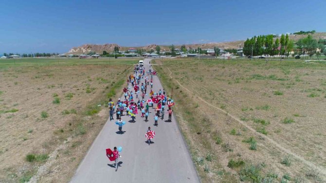 Tuşba Belediyesi’nden, Öğrenciler İçin Uçurtma Şenliği Düzenledi
