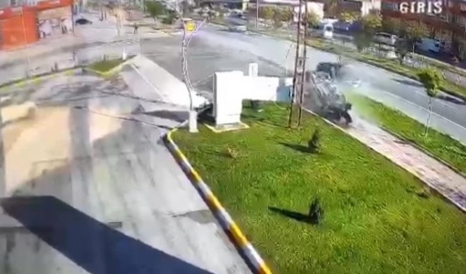 Otomobilin Çarptığı Vatandaş Metrelerce Fırladı
