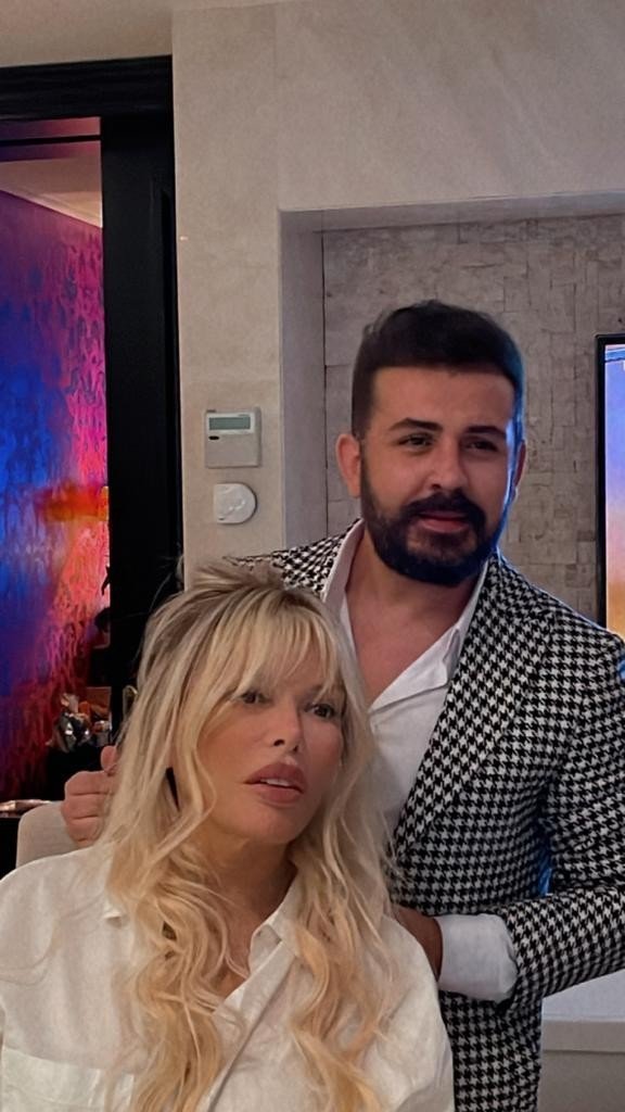 Minaz: "Ajda Pekkan Işık Saçıyor, Seren Serengil Değişimden Korkmuyor"