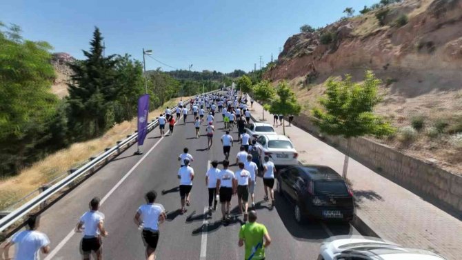 1. Uluslararası Mardin Abbara Koşusu Coşkuyla Gerçekleştirildi