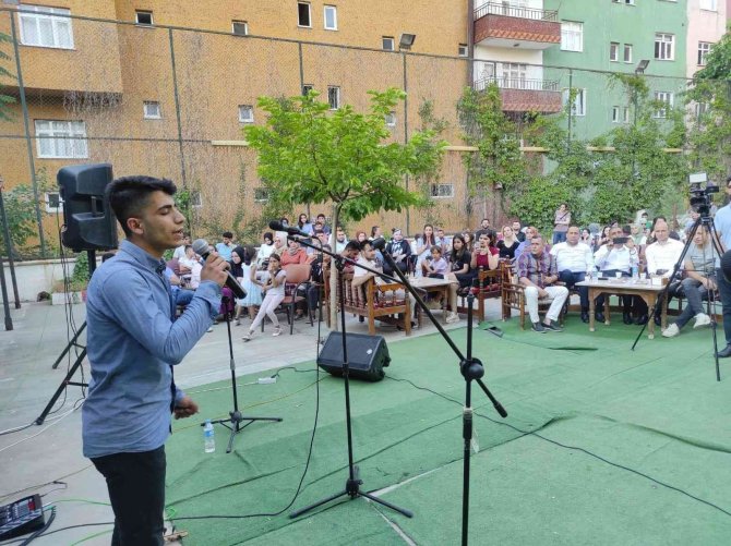 3 Bin Rakımlı Mereto Dağı Eteklerinde Ses Yarışması Finalleri Yapıldı