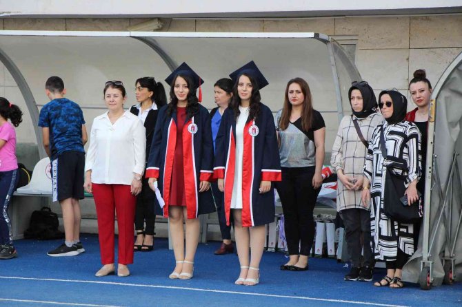 Amasyalı İkizler, Üniversiteyi Birinci Ve İkinci Sırada Bitirdi