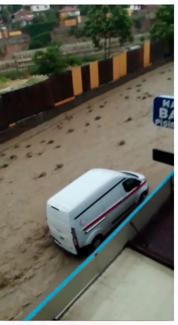 Başkentteki Sel, 5 Buçuk Ton Karpuzun Heba Olmasına Neden Oldu