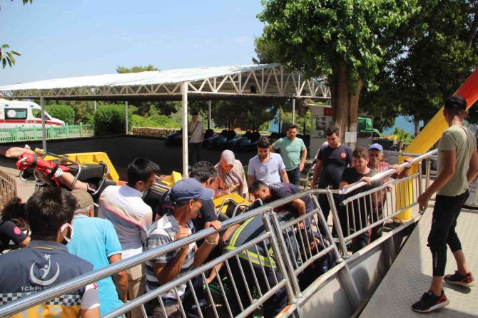 3 Çocuğun Lunaparkta Ölümden Döndüğü Anlar Kamerada
