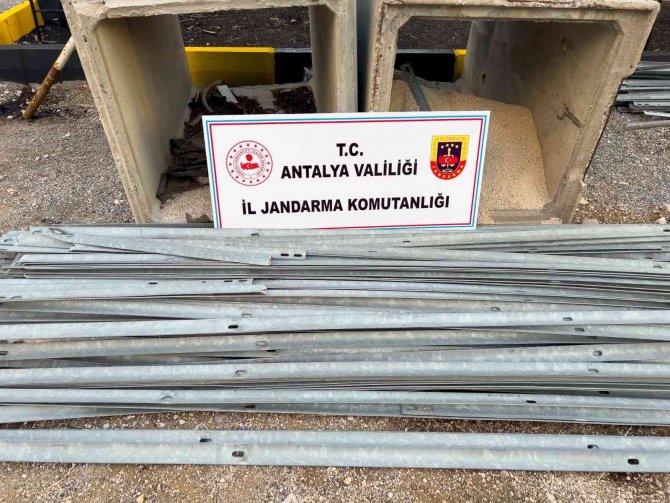 Çelik Gergi Kayışı Hırsızlarına Jandarmadan Suçüstü