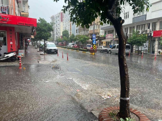 Aydın’da Sağanak Yağış Etkili Oldu
