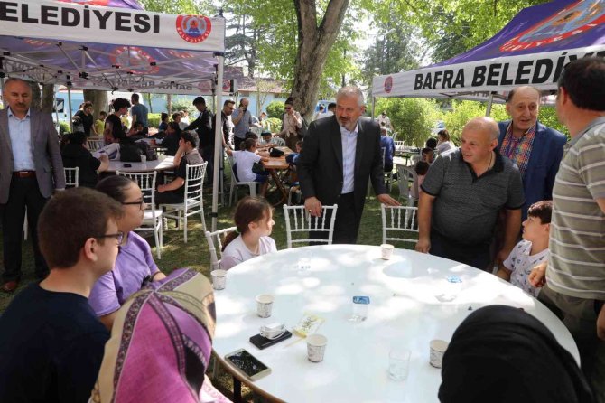 Tarihi Köprüde Satranç
