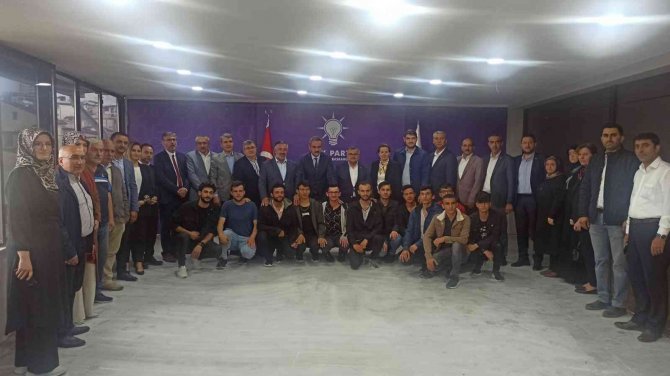 Bakan Özer Ak Parti Bilecik İ̇l Başkanlığını Ziyaret Etti