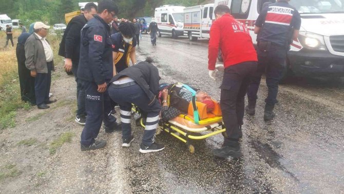 Balıkesir’deki Feci Kazayla İlgili Muhtar Konuştu: "Kınaya Giderken Kaza Yaptılar"
