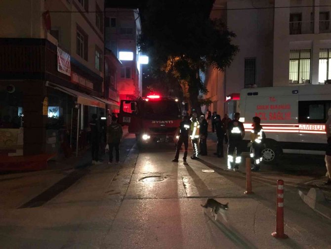 Bilecik’te Bir İş Yerinde Çıkan Yangında 1 Kişi Dumandan Etkilendi