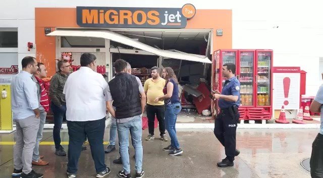 Minibüsle Migros’a Daldı