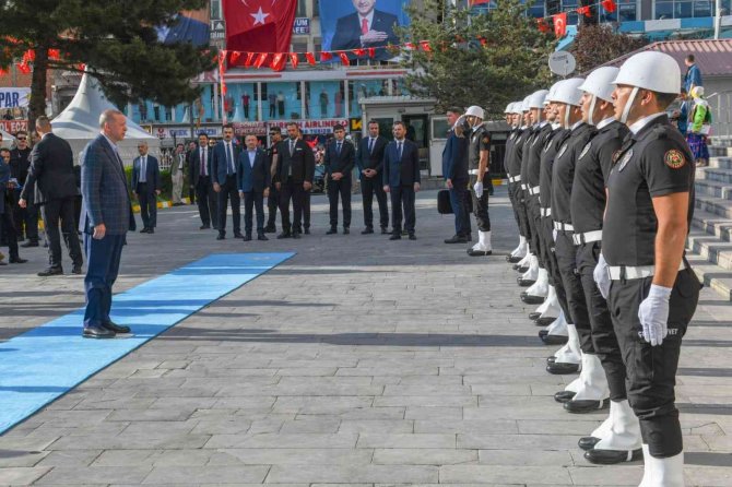 Cumhurbaşkanı Erdoğan’dan Van Valiliğine Ziyaret