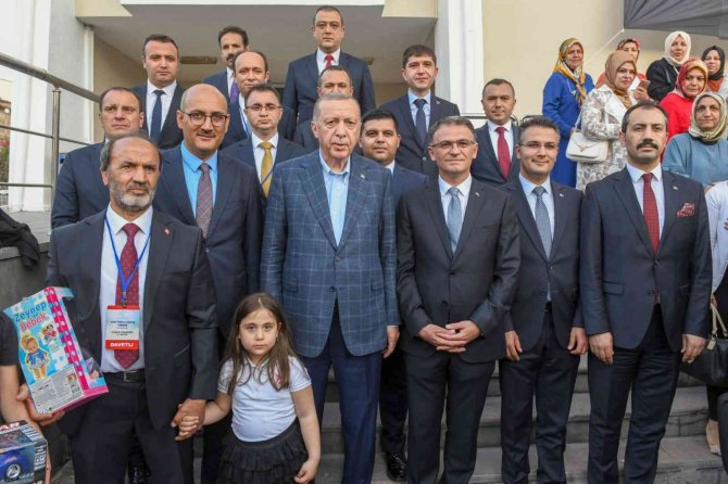 Cumhurbaşkanı Erdoğan’dan Van Valiliğine Ziyaret