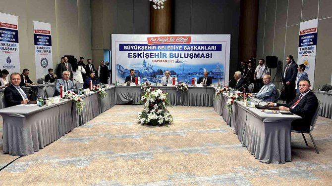 Chp’li Büyükşehir Belediye Başkanları Eskişehir’de Bir Araya Geldi