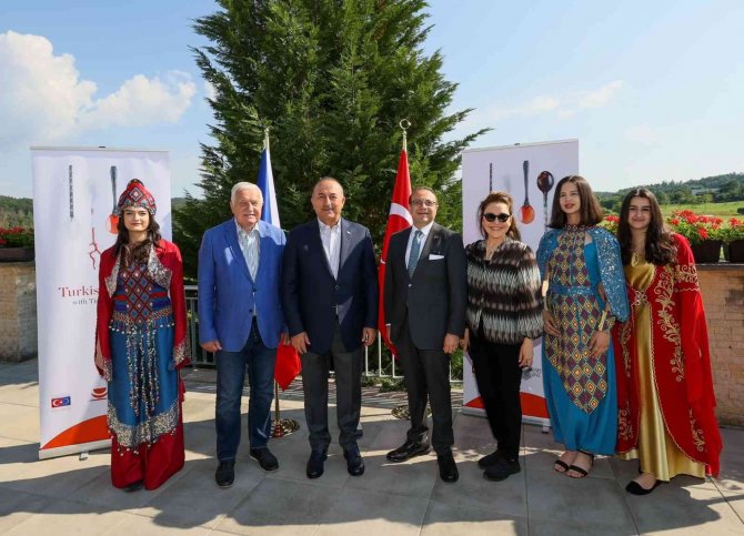 Bakan Çavuşoğlu Prag Türk Kültür Ve Gastronomi Festivali’ne Katıldı
