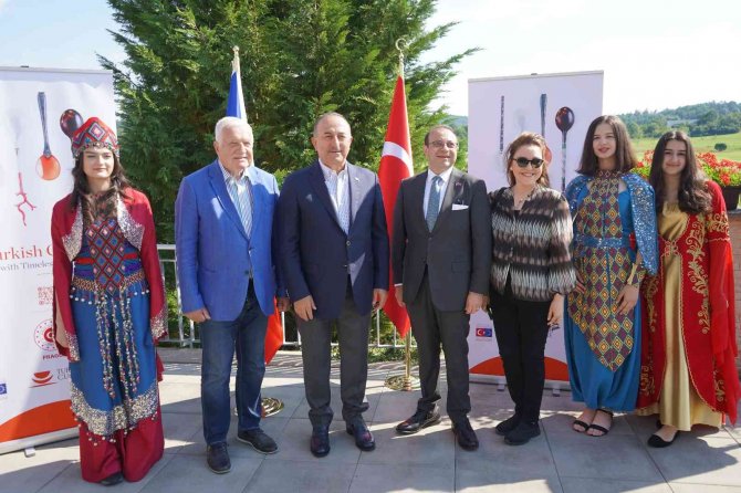Bakan Çavuşoğlu Prag Türk Kültür Ve Gastronomi Festivali’ne Katıldı