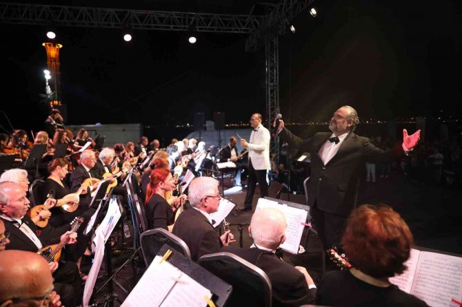 1. Ulusal Mandolin Festivaline Muhteşem Başlangıç