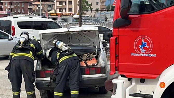 Plaka Almaya Giderken, Otomobilin Motoru Yandı