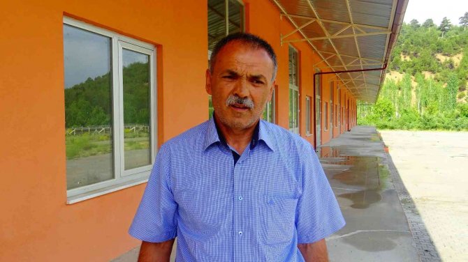 Meyve Üreticileri Hal Binasının Açılmasını Bekliyor