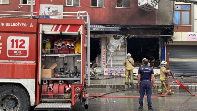 Esenyurt’ta Yanan Dükkan Küle Döndü
