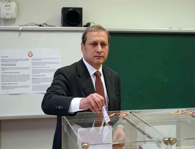 Burak Elmas Oyunu Kullandı
