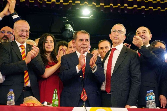İ̇şte Galatasaray’ın Yeni Başkanı Dursun Özbek