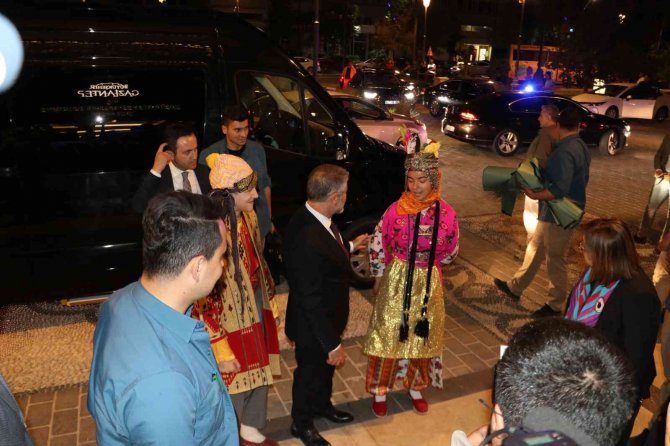 Hazine Ve Maliye Bakanı Nebati’den Gaziantep Büyükşehir Belediyesini Ziyaret