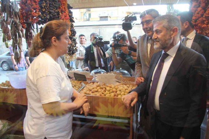 Hazine Ve Maliye Bakanı Nebati, Gaziantep’te Vatandaşlarla Bir Araya Geldi