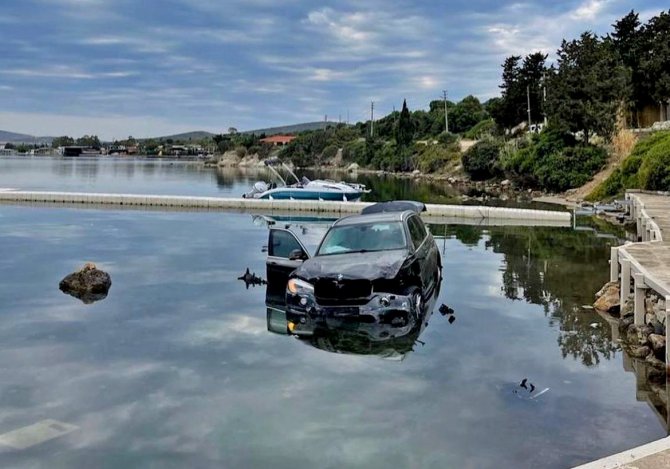 İ̇zmir’de Sır Olay: Kaza Yapan Araç Denize Uçtu, Cesedi Başka Yerde Bulundu